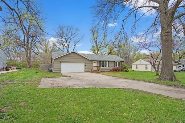 7808 E 87th ST, Raytown, MO 64138