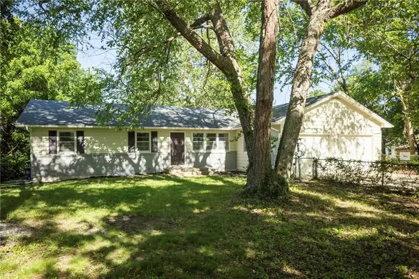 2200 N Whitney RD, Independence, MO 64058