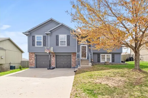 1603 High View DR, Grain Valley, MO 64029
