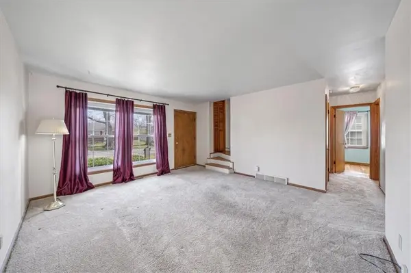 5327 NE 43rd TER, Kansas City, MO 64117