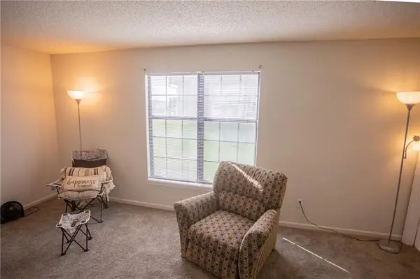 503 Sky Vue DR Raymore, MO 64083