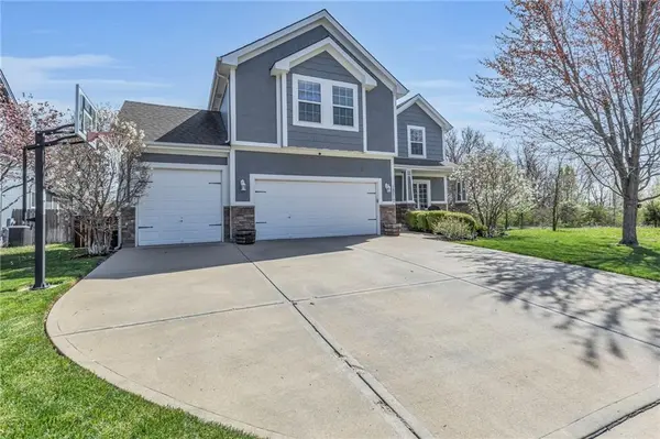 18517 Butternut ST, Gardner, KS 66030