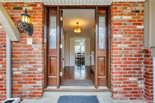 5113 NW Coves DR Kansas City, MO 64151