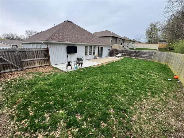 962 E Market ST, Warrensburg, MO 64093