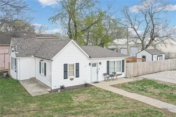 412 South ST,  Bucyrus,  KS 66013