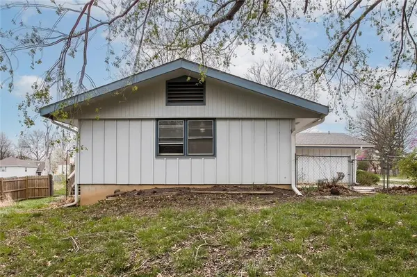 3715 Valley View RD, Blue Springs, MO 64015