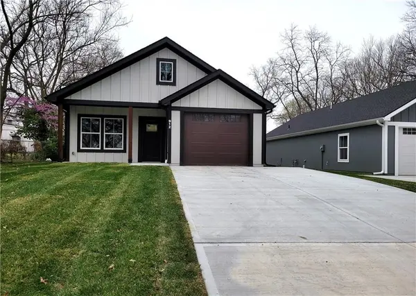 912 S Pope AVE, Independence, MO 64050