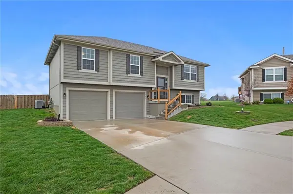 706 Quincy CT, Belton, MO 64012