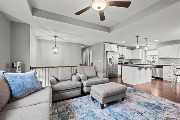 706 Quincy CT, Belton, MO 64012