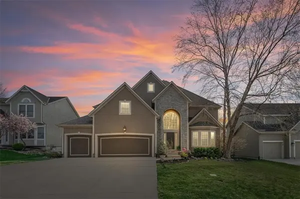 15931 W 161st ST, Olathe, KS 66062