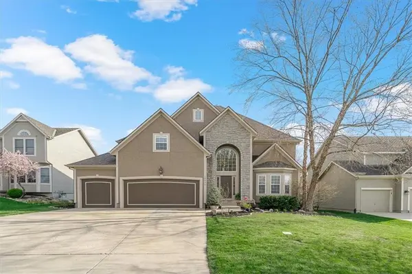 15931 W 161st ST, Olathe, KS 66062