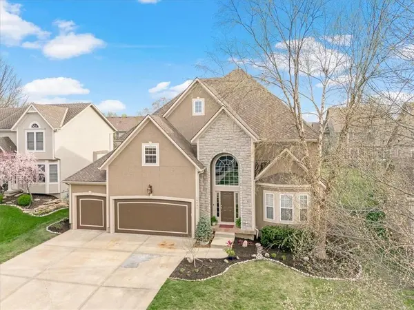 15931 W 161st ST, Olathe, KS 66062