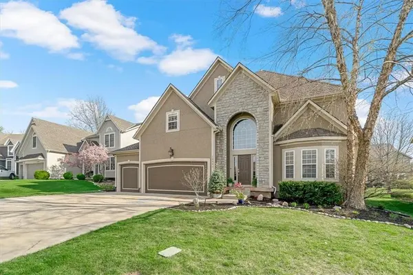 15931 W 161st ST, Olathe, KS 66062