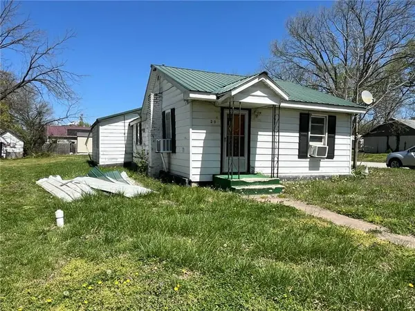 201 W Tebo ST, Clinton, MO 64735