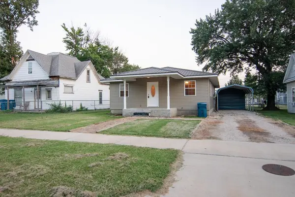 811 W 9th N/A, Coffeyville, KS 67337