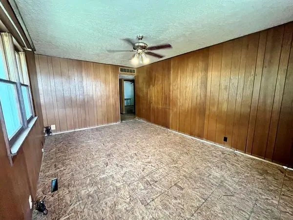 317 W 5th N/A, Cherryvale, KS 67335