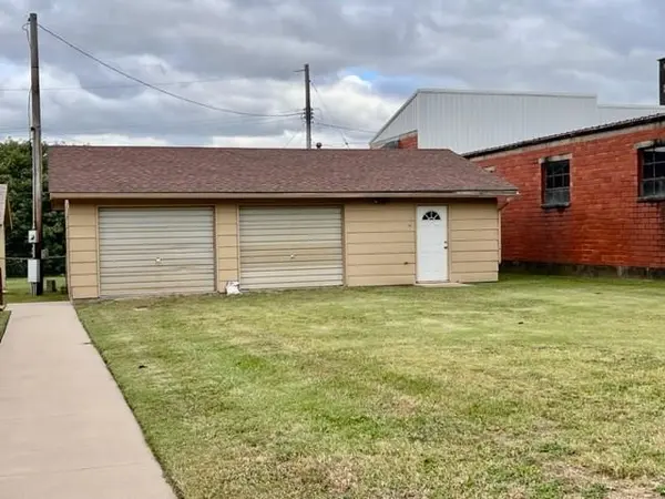 1211 S Elm ST, Coffeyville, KS 67337