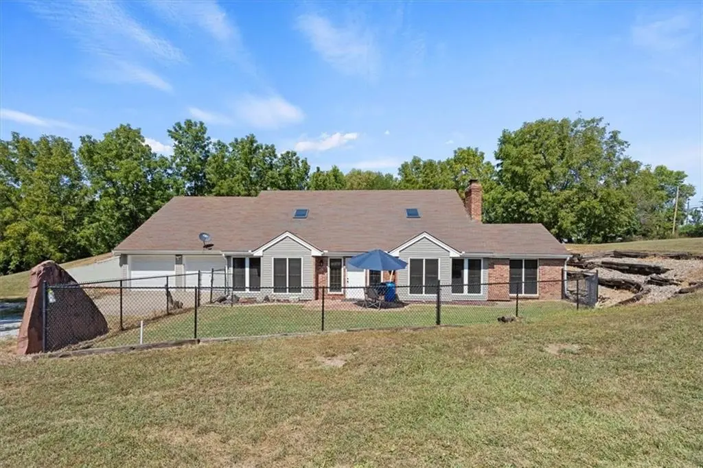 15708 Jesse James Farm RD, Kearney, MO 64060