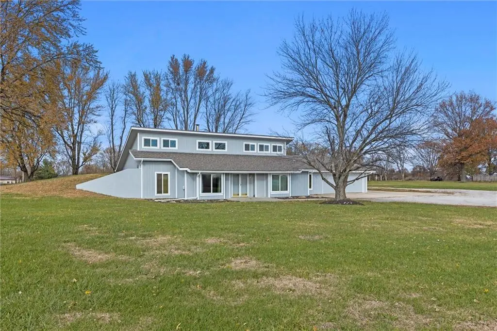 1306 E Hubach Hill RD, Raymore, MO 64083