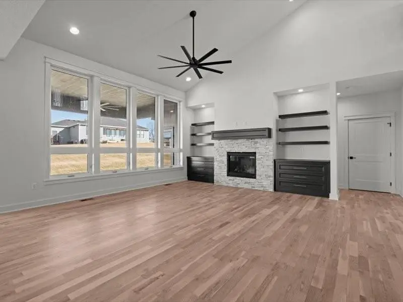 15248 bradfort CT, Basehor, KS 66007