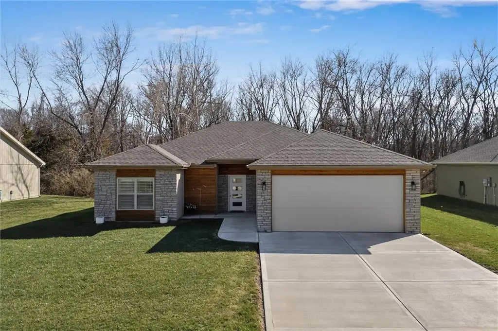 1313 Kristie CIR, Excelsior Springs, MO 64024