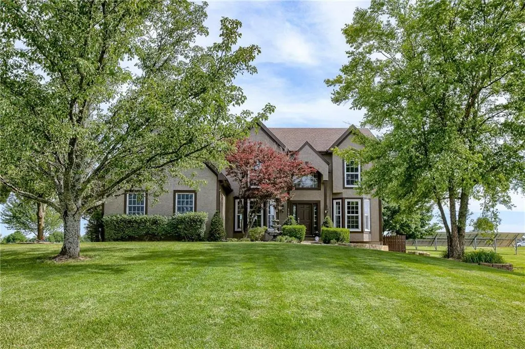 1107 E Gore RD, Raymore, MO 64083