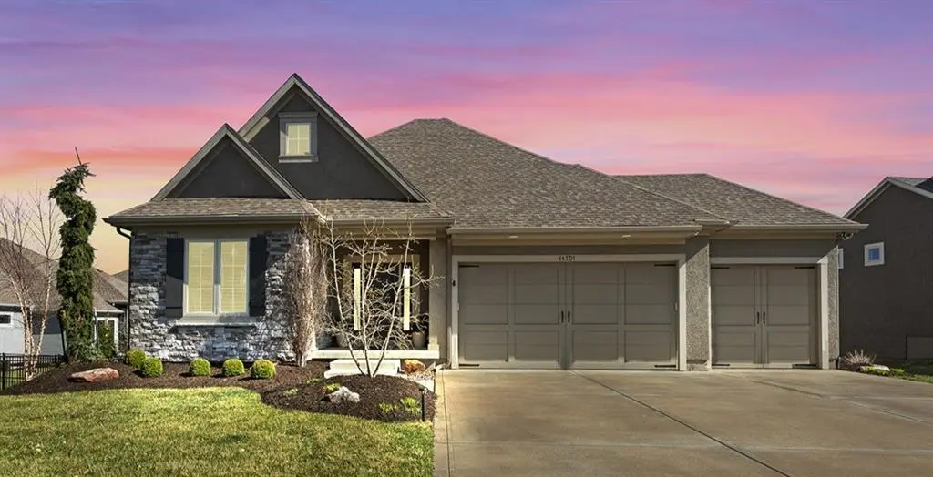 14701 Meadow LN, Leawood, KS 66224