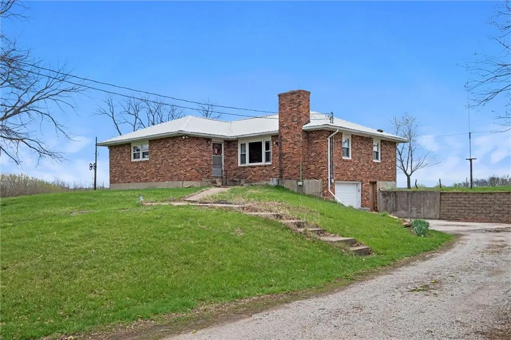2375 N 800th RD, Eudora, KS 66025