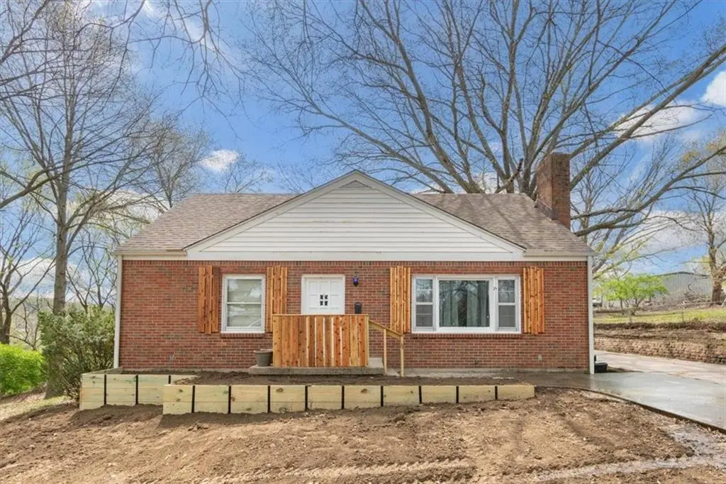 10815 Scarritt AVE, Sugar Creek, MO 64054
