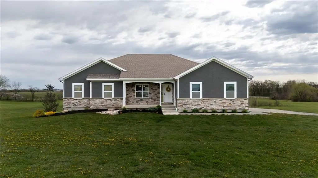 5033 SE Fox Run RD, Lathrop, MO 64465