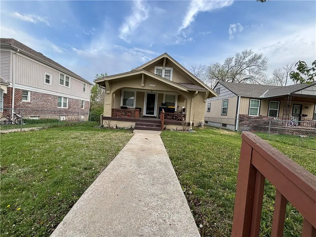 2435 E 69th TER, Kansas City, MO 64132