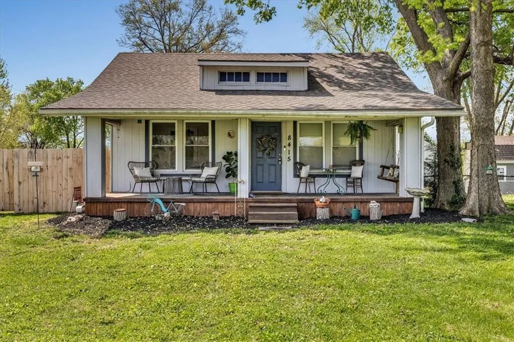 8415 W 47th ST, Overland Park, KS 66203