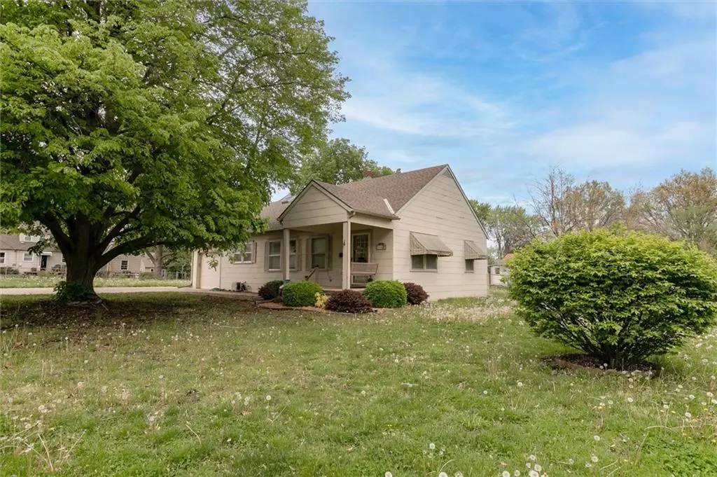 908 Jones AVE, Grandview, MO 64030