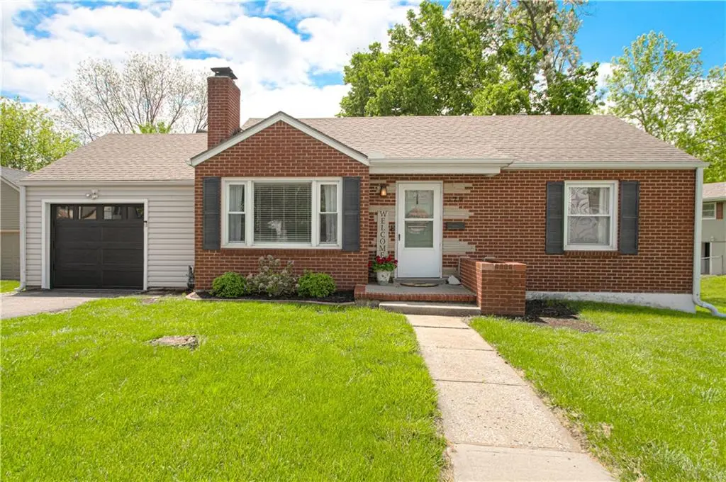 529 W Liberty DR, Liberty, MO 64068