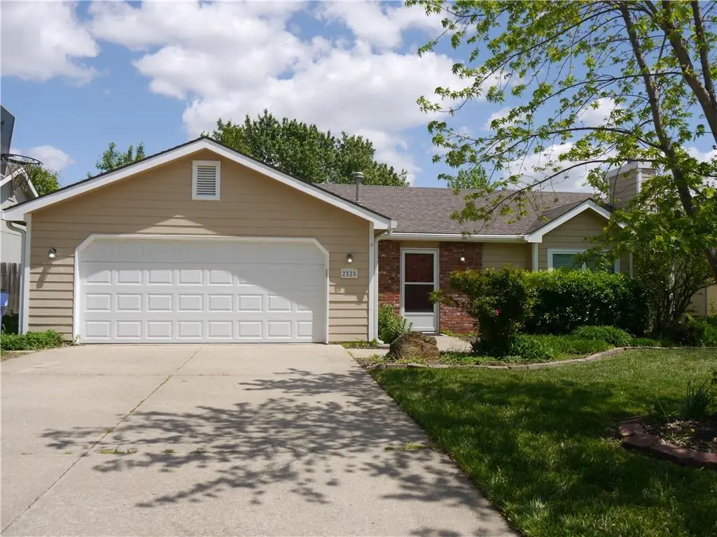 2528 Scottsdale ST, Lawrence, KS 66047