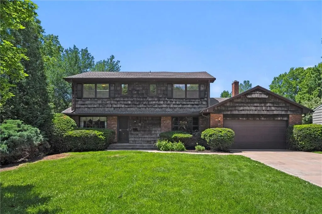 5811 W 85th TER, Overland Park, KS 66207