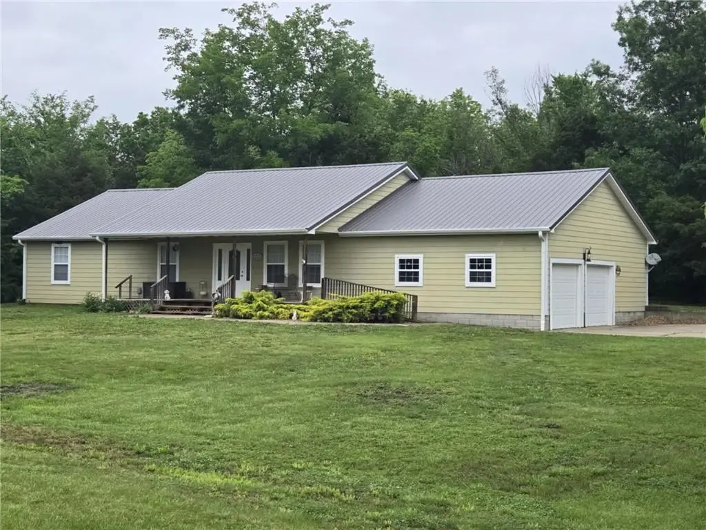 8674 S 300 RD, Richards, MO 64778