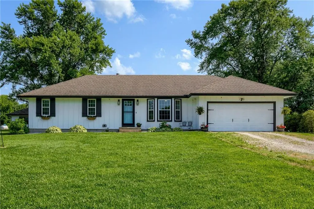 22107 E 298th ST, Harrisonville, MO 64701