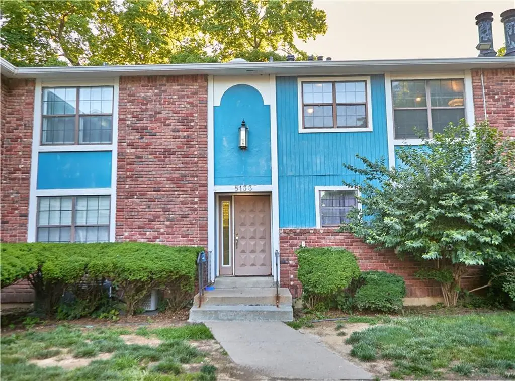 8133 Holmes RD #102, Kansas City, MO 64131