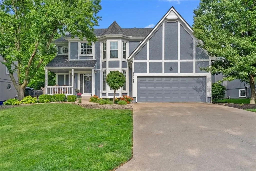 11585 S Brentwood ST, Olathe, KS 66061