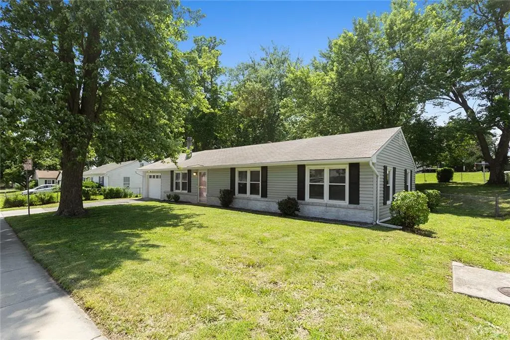 304 Range Line RD, Liberty, MO 64068