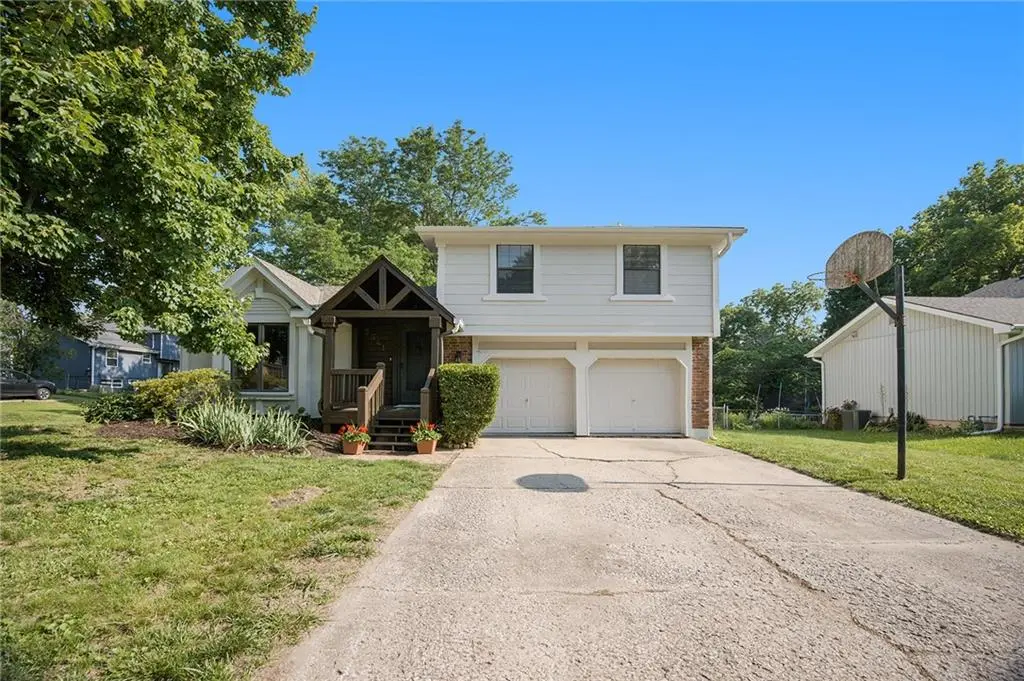 5341 Locust LN, Kansas City, KS 66106