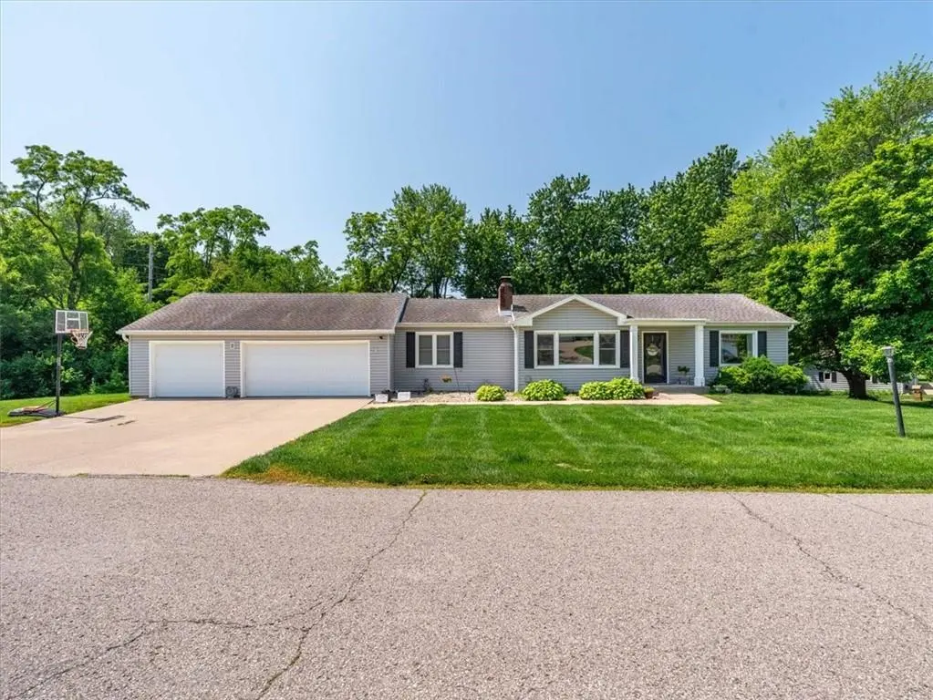 2 Ridgeland RD, Country Club, MO 64505