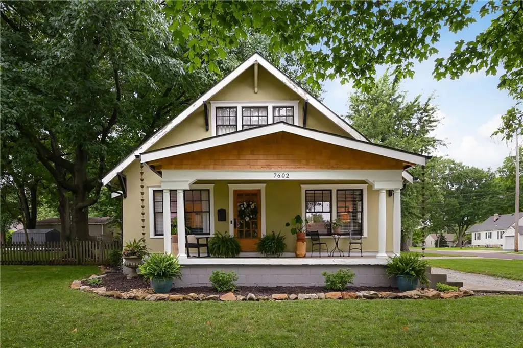 7602 Marty ST, Overland Park, KS 66204