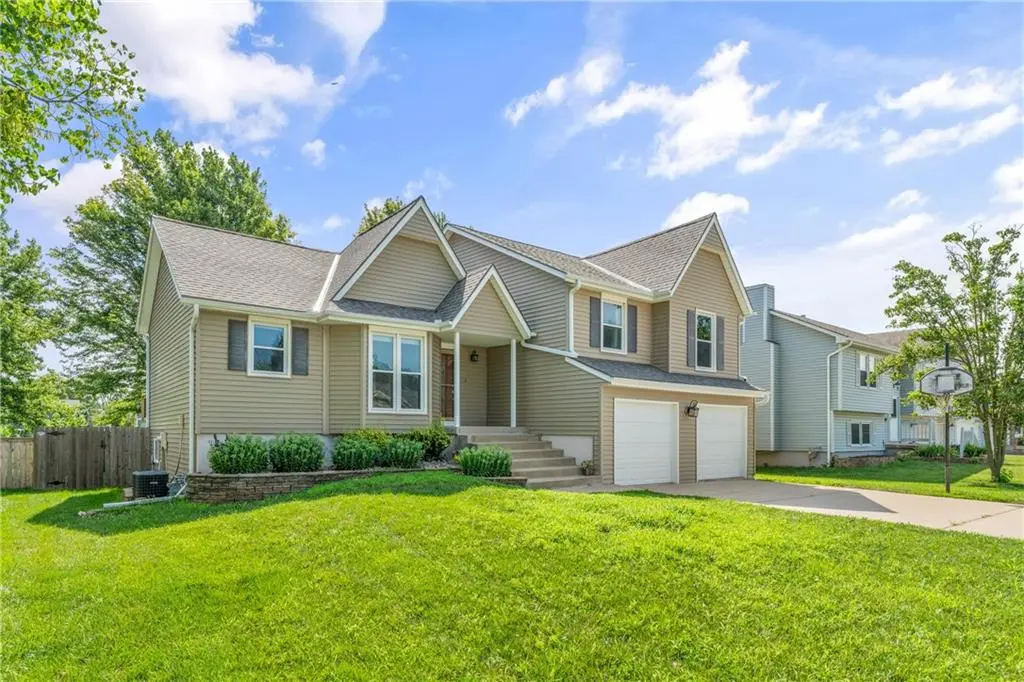 611 N Sycamore ST, Gardner, KS 66030