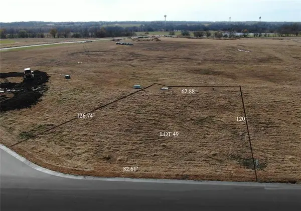 1225 Larkspur PL, Raymore, MO 64083