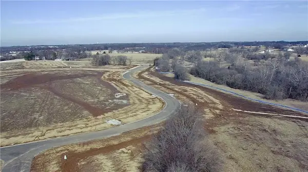 13916 Crawford Creek CIR, Lake Lotawana, MO 64086