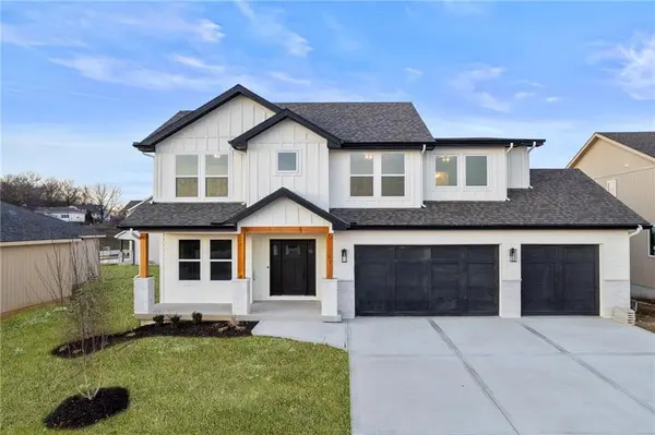502 6th ST, Smithville, MO 64089