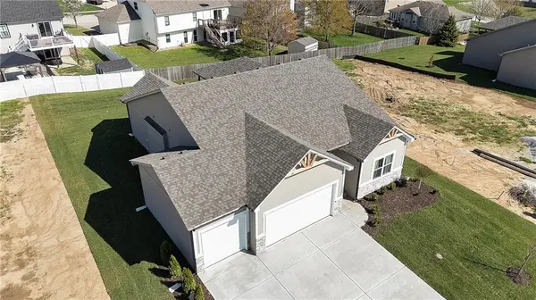 2364 NE Colonnade AVE, Blue Springs, MO 64029