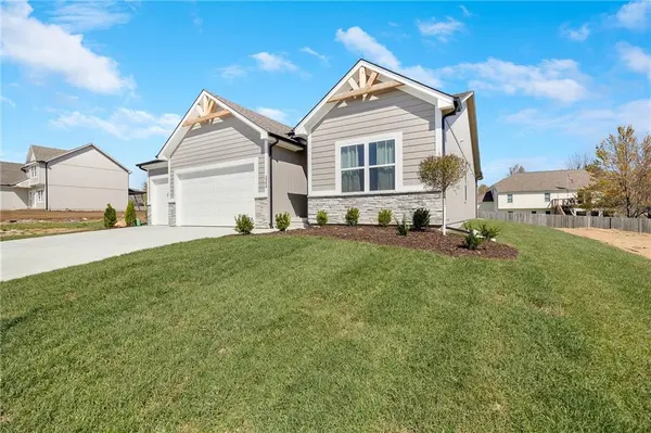 2364 NE Colonnade AVE, Blue Springs, MO 64029